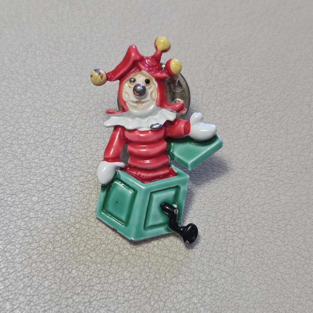 Vintage JONETTE JEWELRY JJ Signed Enamel Christmas Jack in the‎ Box Pin AS IS